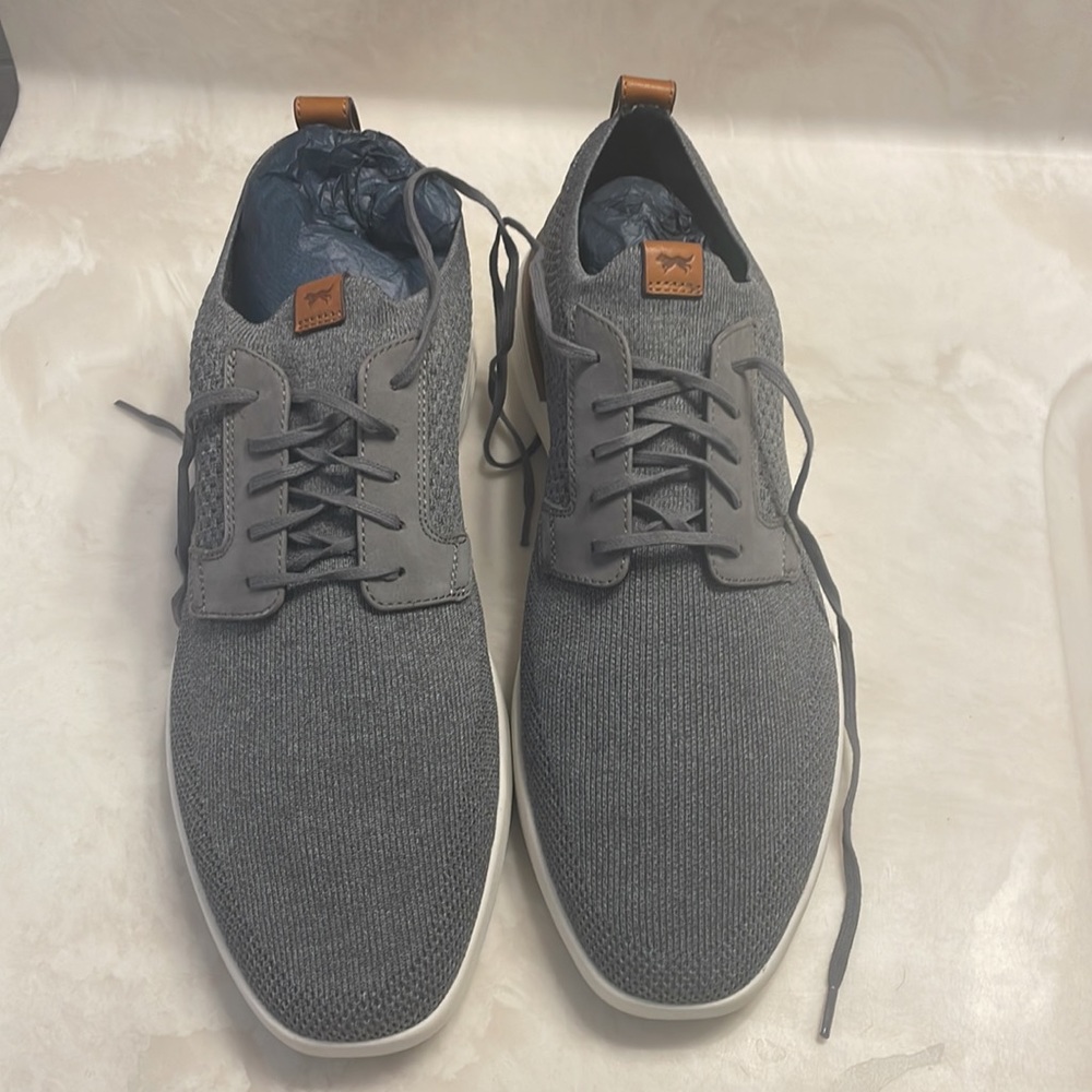 NIB Wolf & Shepherd Mens Size 10 Grey Casual Shoes